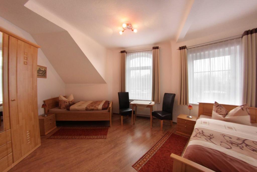 Pension Am Ostbahnhof Gotha Kamer foto